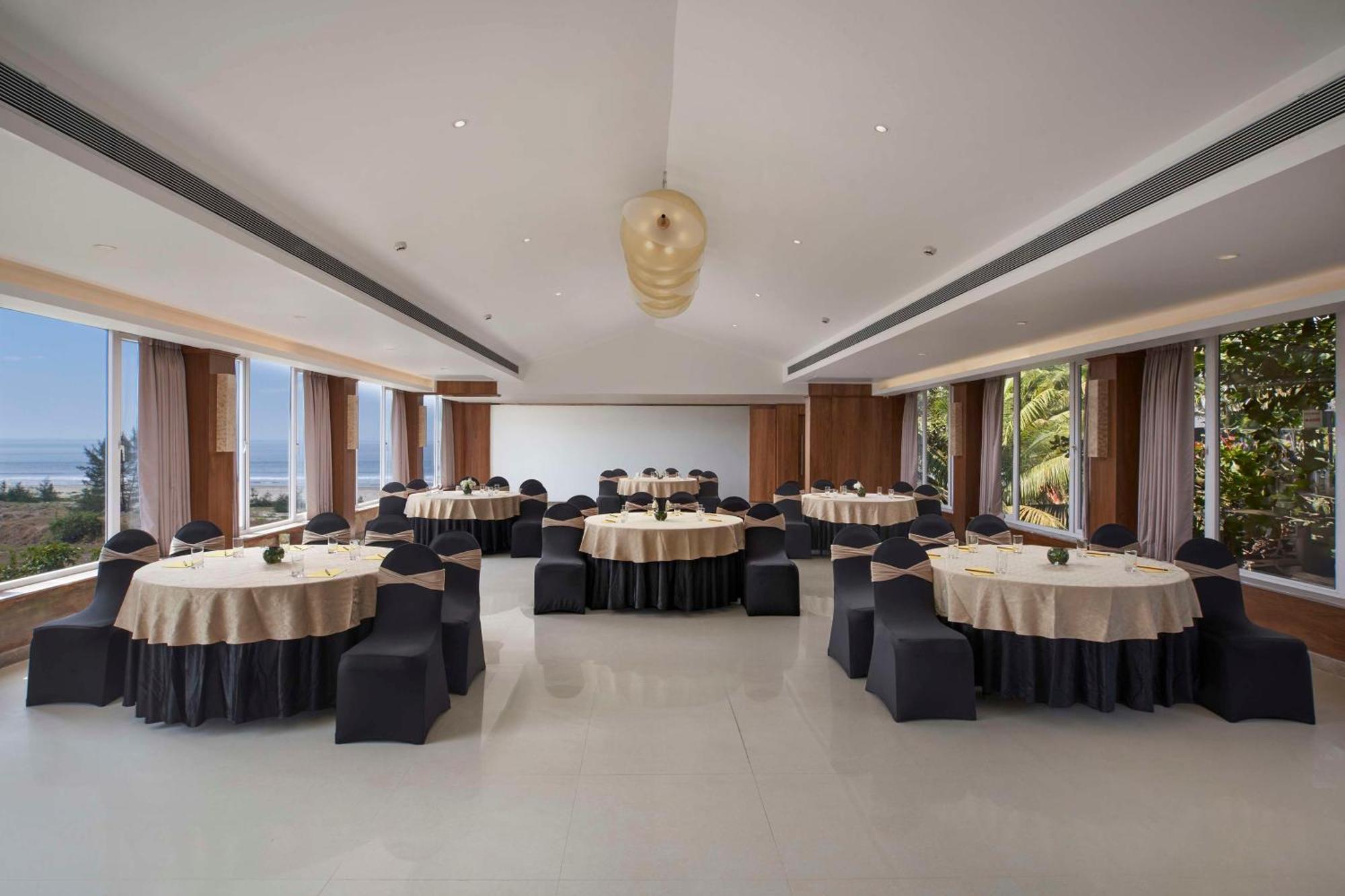 Mandrem Beach Resort, A Member Of Radisson Individuals Retreat Exteriér fotografie